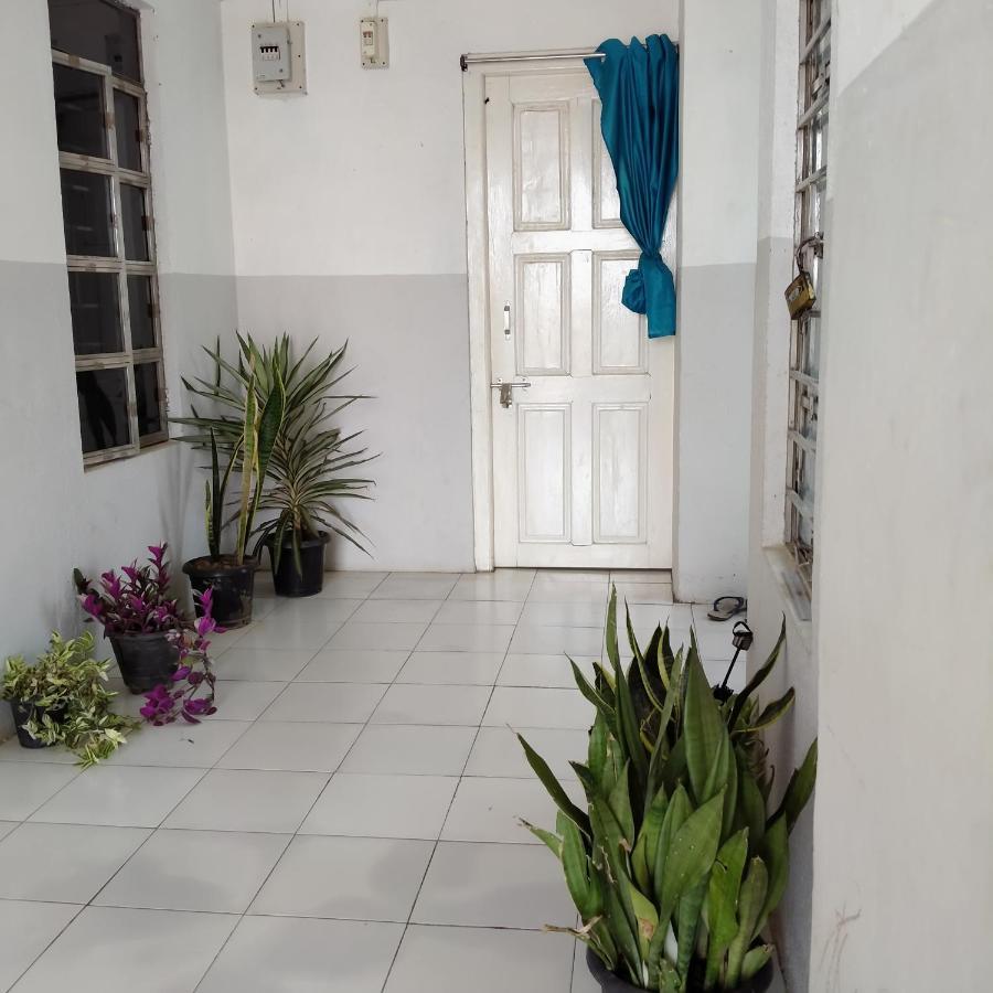 ホテル Traveler House Dimāpur エクステリア 写真