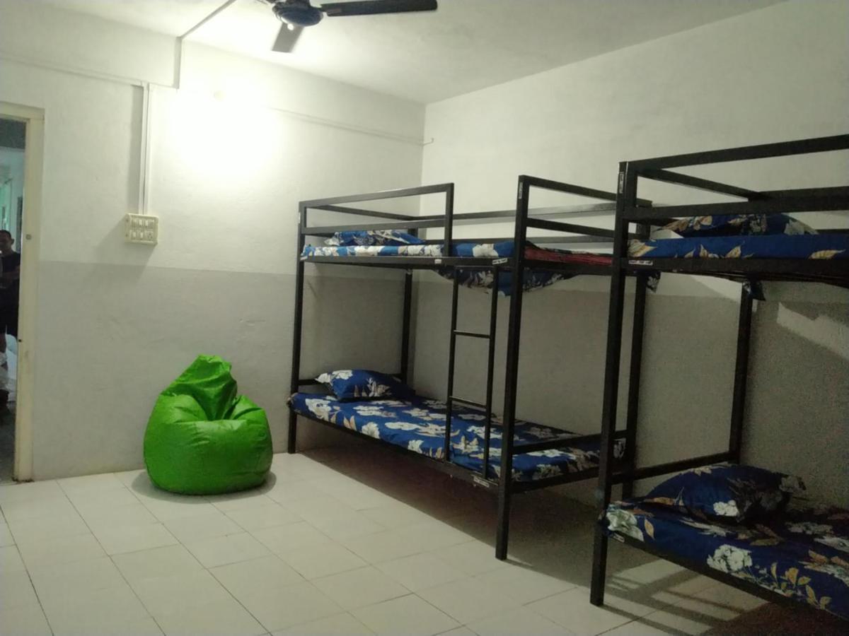 ホテル Traveler House Dimāpur エクステリア 写真